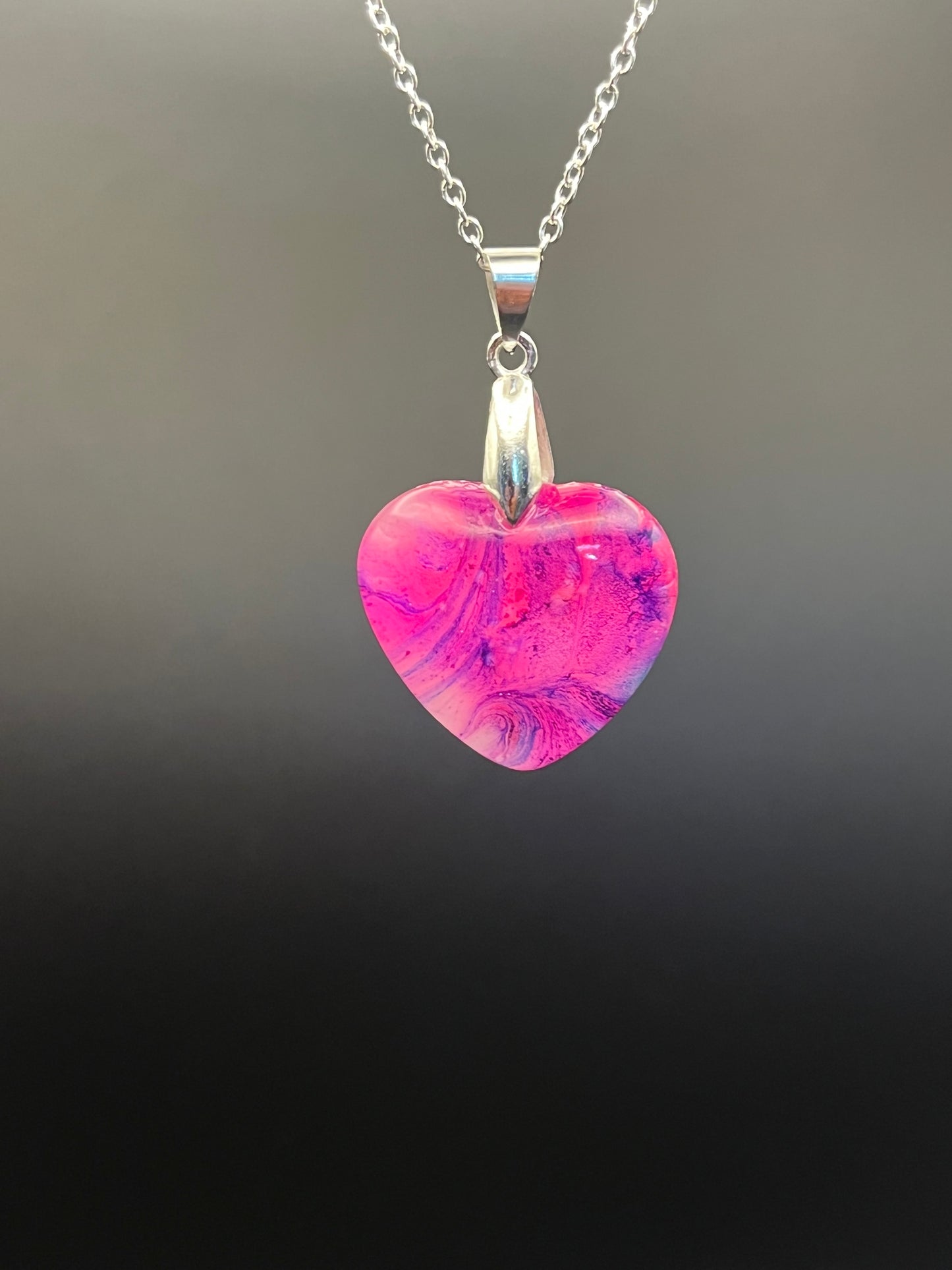 Abstract Heart Pendant Necklaces (Medium)