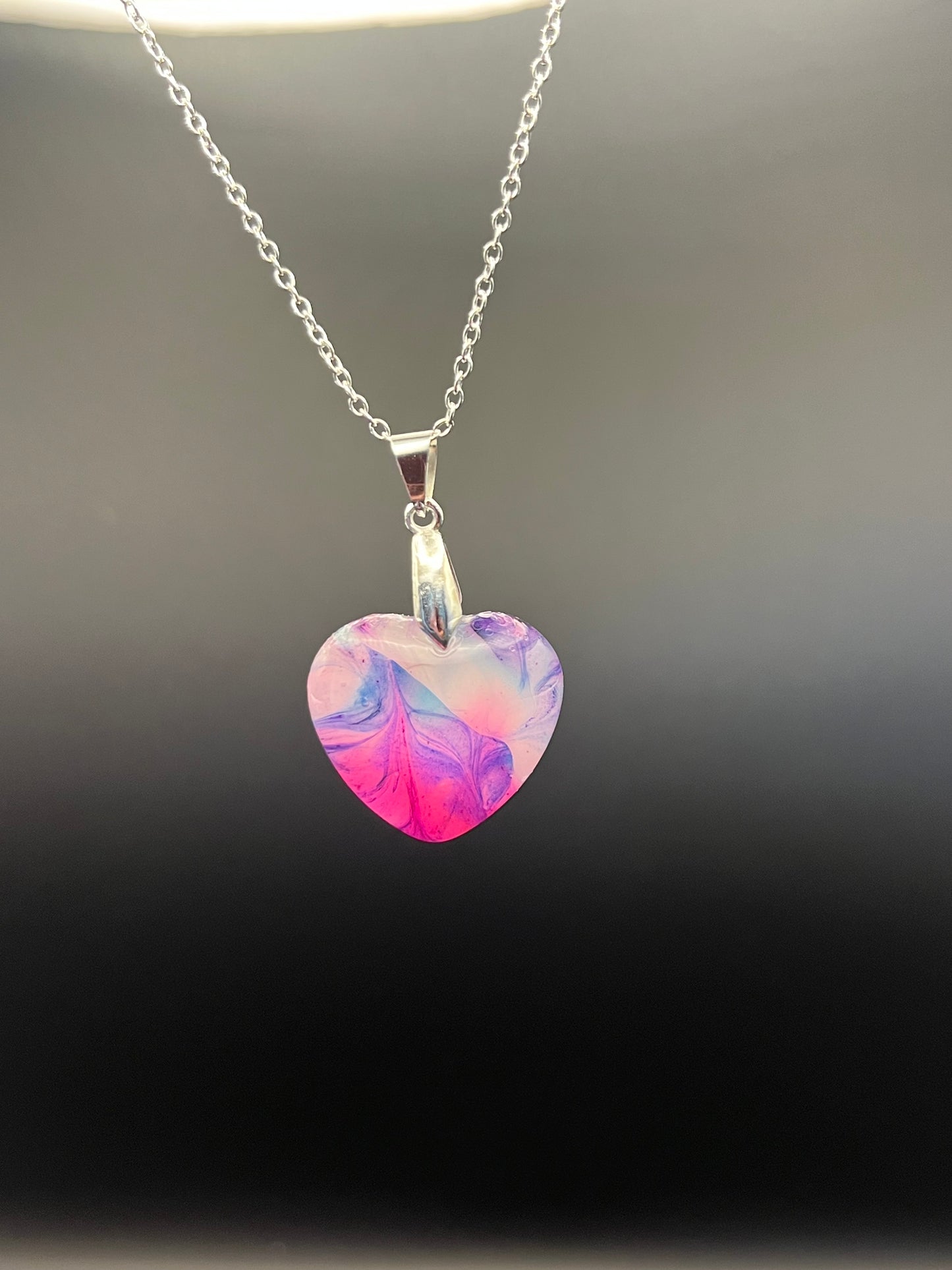 Abstract Heart Pendant Necklaces (Medium)