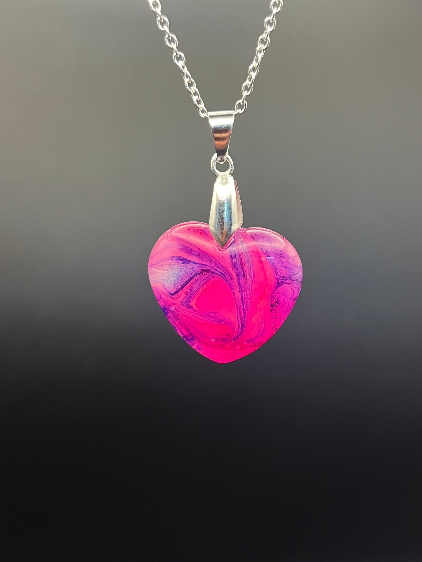 Abstract Heart Pendant Necklaces (Medium)